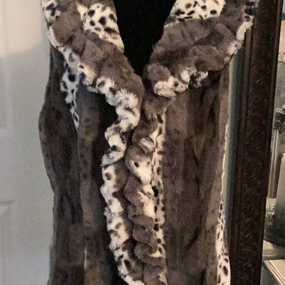 Faux Rabbit Vest - Picture 2 of 6
